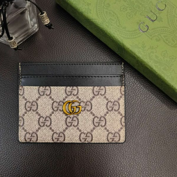 Gucci branded card holder wallet in elegant design